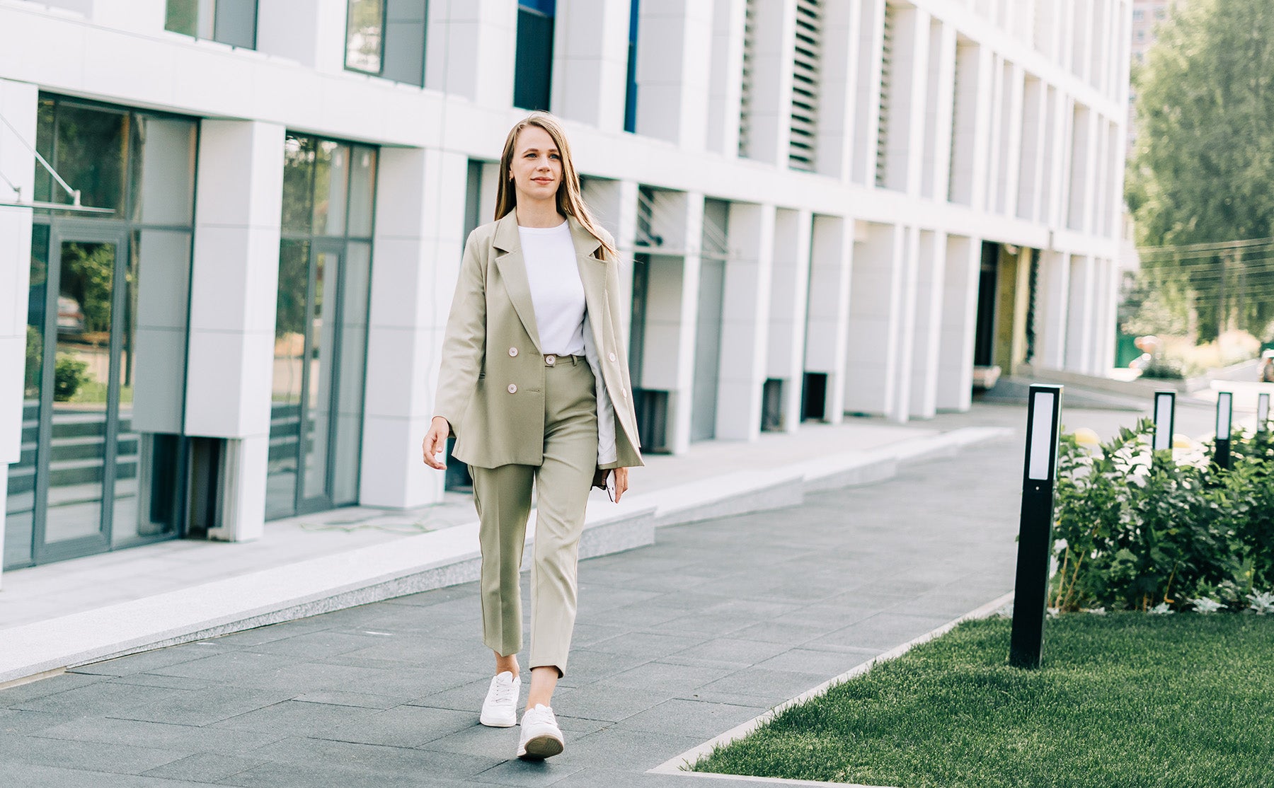 web_Sneaker_Business_Bild_3.jpg